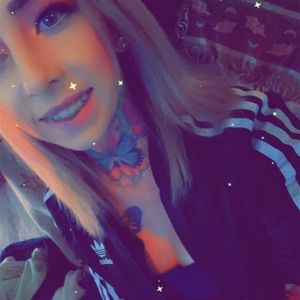 Meet your Posher, Kayla